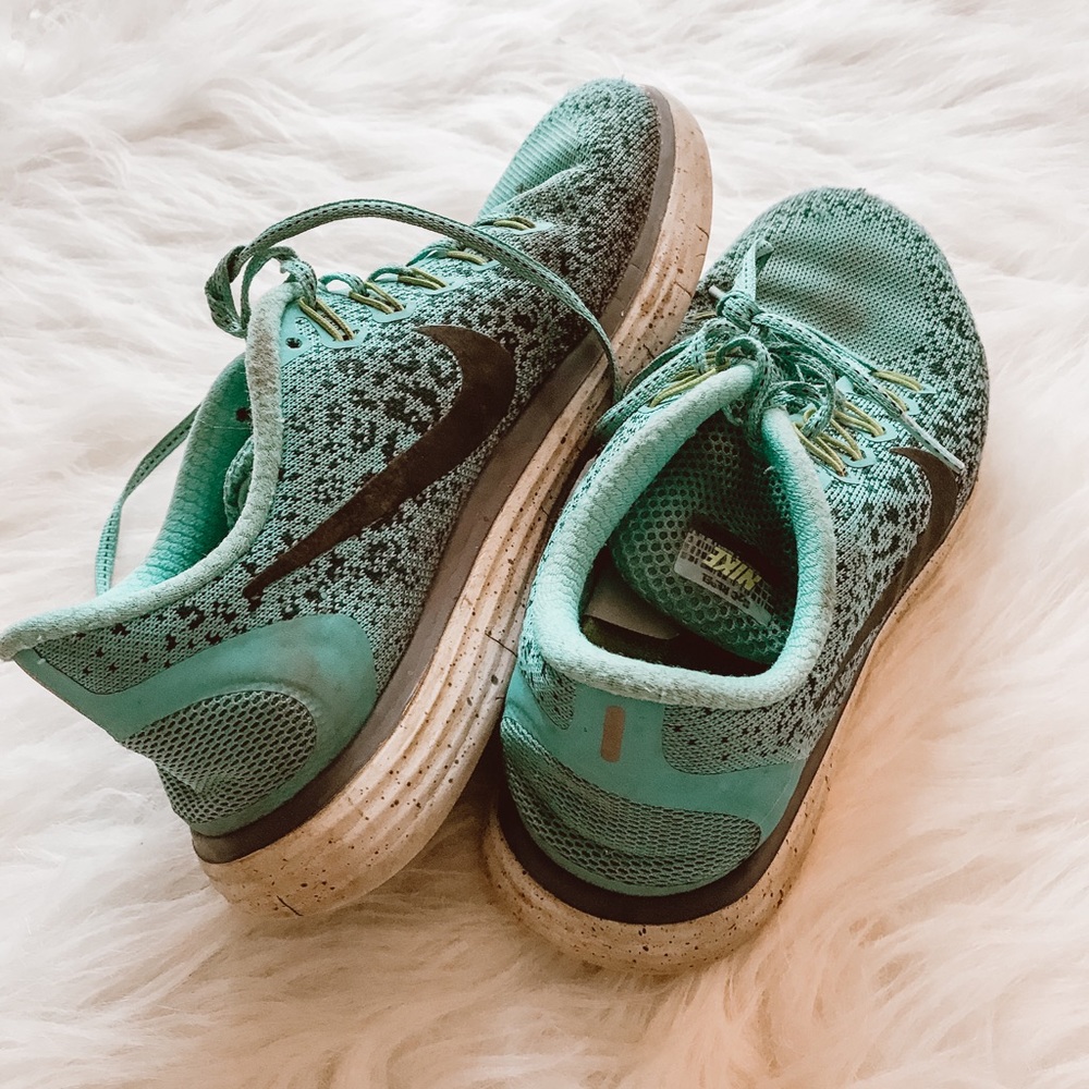Nike Tennis Shoes